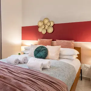 Wine Vernaccia Apartment