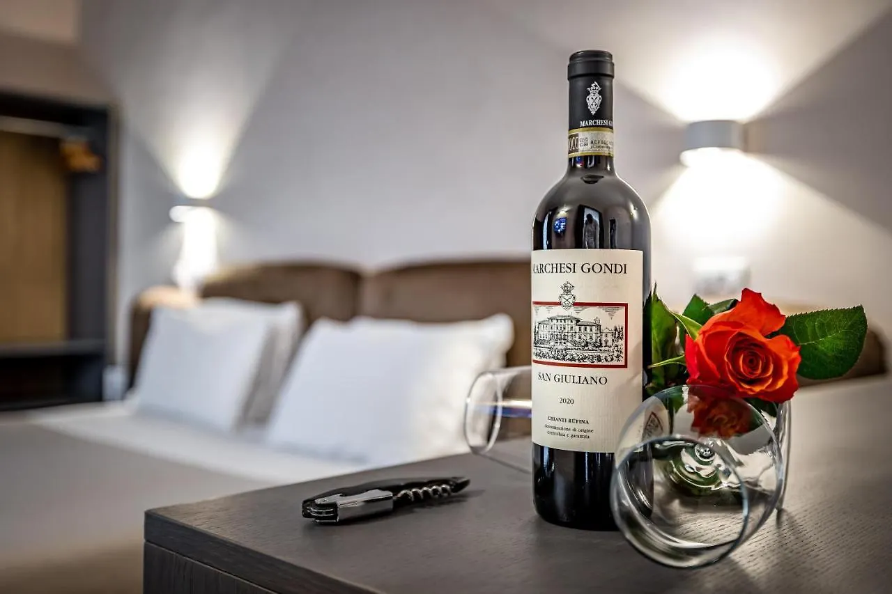 Hotel La Scaletta Al Ponte Vecchio Florence
