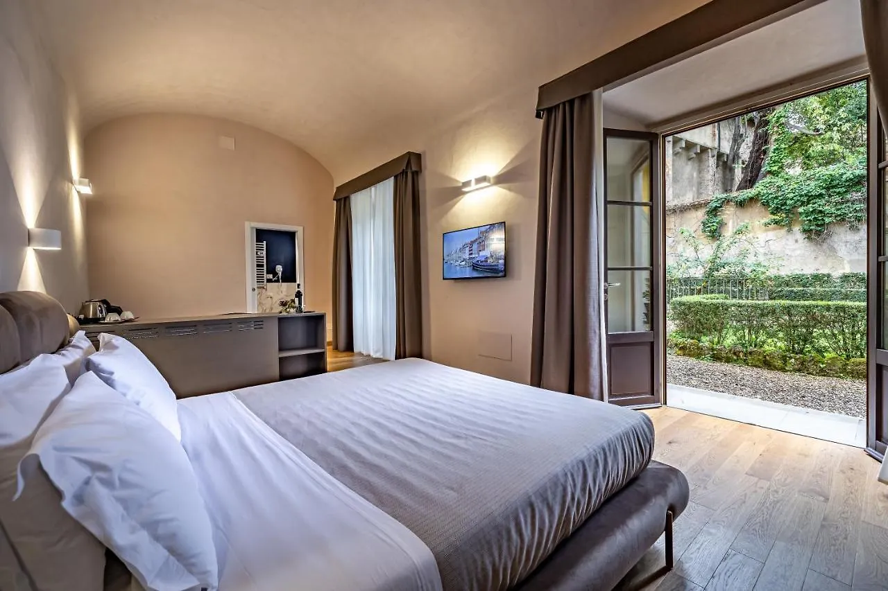 Hotel La Scaletta Al Ponte Vecchio Florence