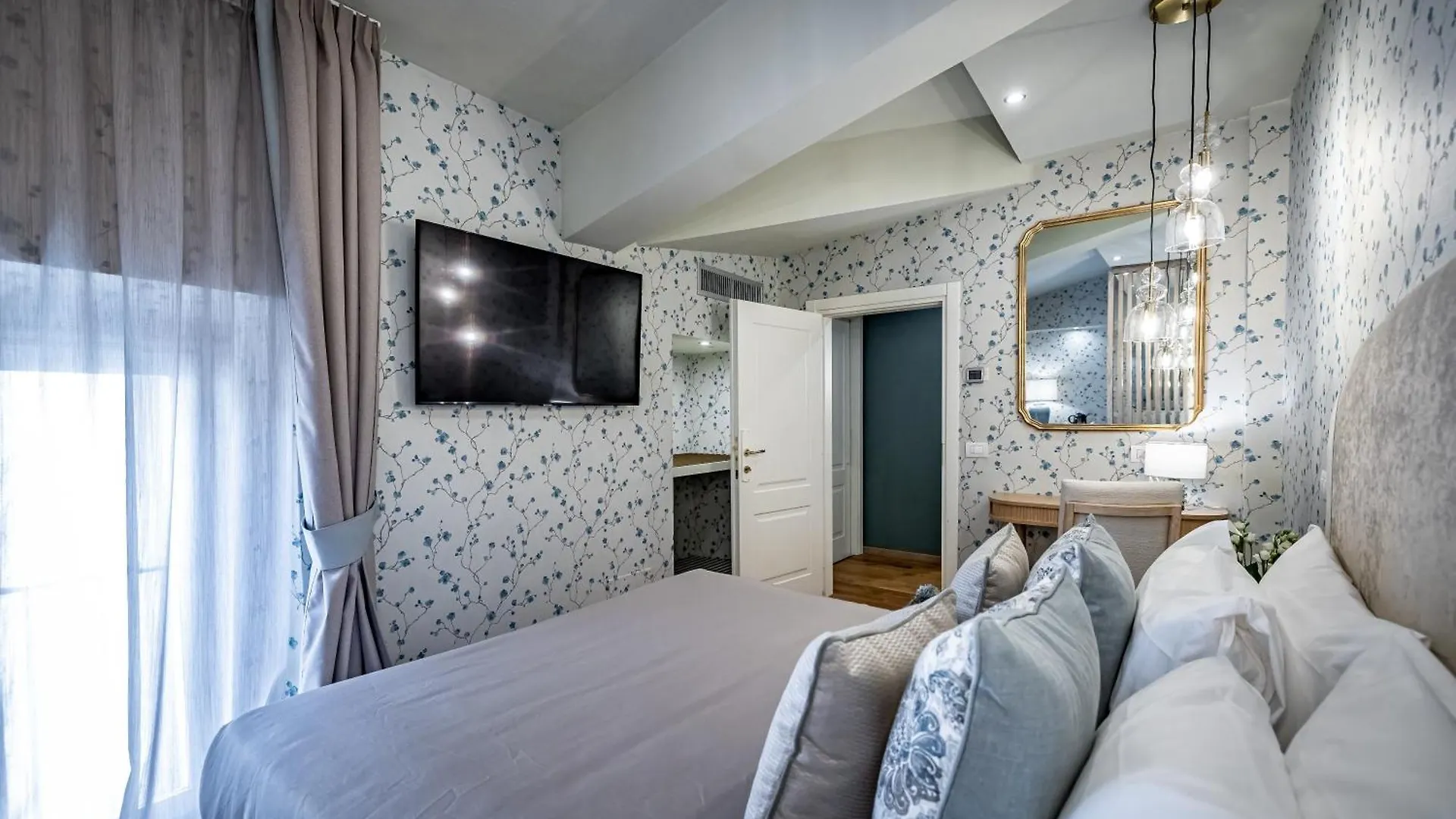 Hotel La Scaletta Al Ponte Vecchio Florence