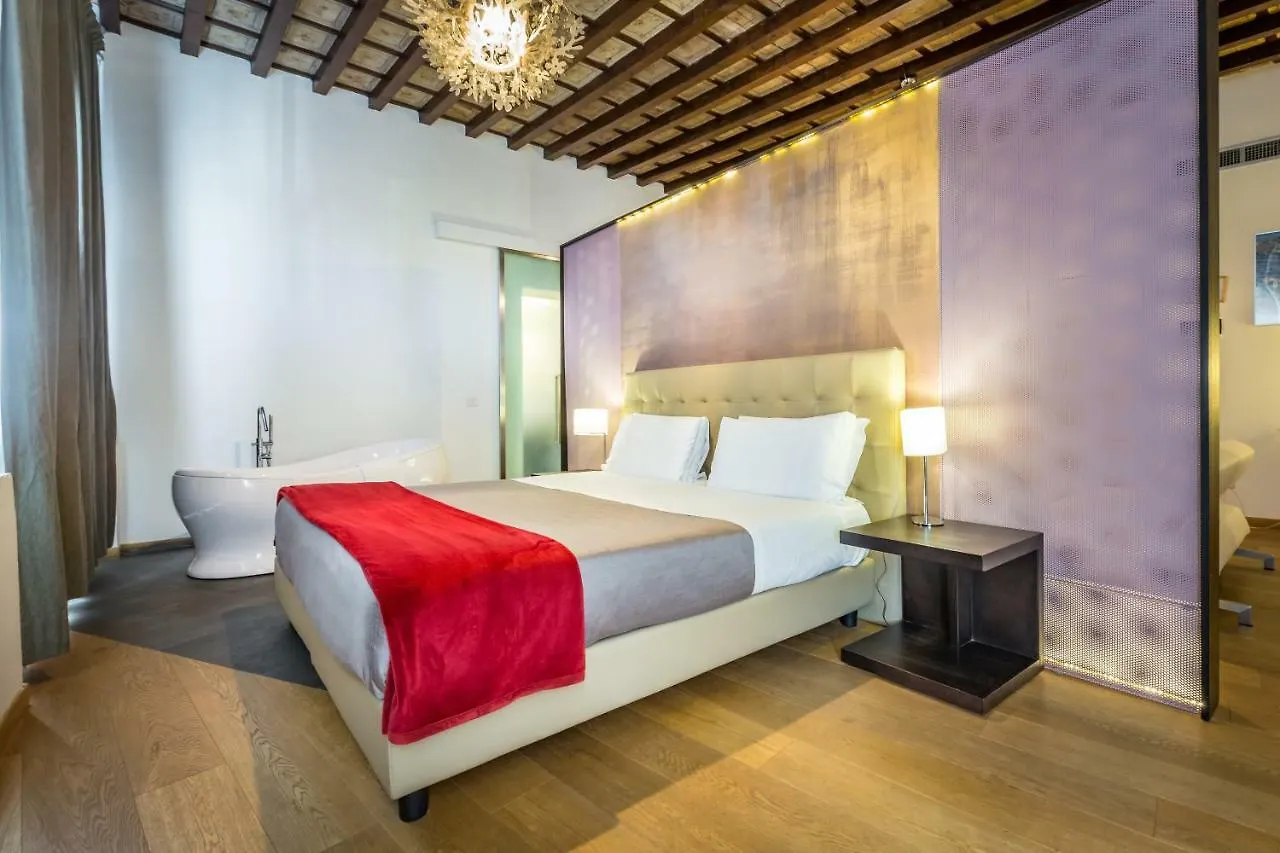 Hotel La Scaletta Al Ponte Vecchio Florence 3*,